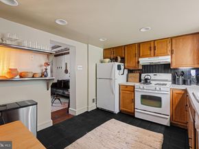 142 Carpenter Street, Philadelphia PA 19147