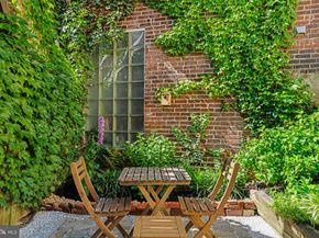 142 Carpenter Street, Philadelphia PA 19147