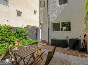 142 Carpenter Street, Philadelphia PA 19147