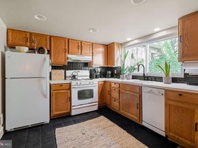 142 Carpenter Street, Philadelphia PA 19147