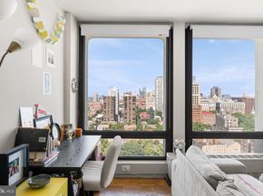 210 Locust Street 25E, Philadelphia PA 19106