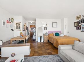 210 Locust Street 25E, Philadelphia PA 19106