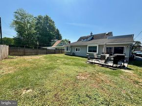 18 Plumtree Road, Levittown PA 19056