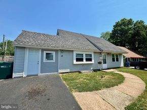 18 Plumtree Road, Levittown PA 19056