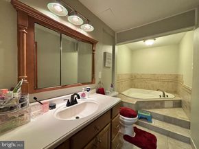 18 Plumtree Road, Levittown PA 19056