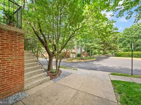2807 Roesh Way, Vienna VA 22181