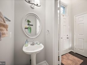 2807 Roesh Way, Vienna VA 22181