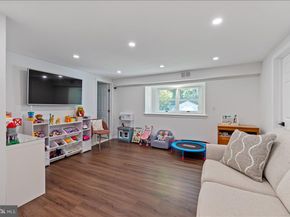 598 Constitutional Drive, Warminster PA 18974