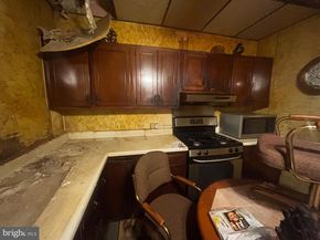 2503 W Oakdale Street W, Philadelphia PA 19132