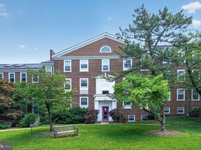 3621 39TH Street NW B320, Washington DC 20016