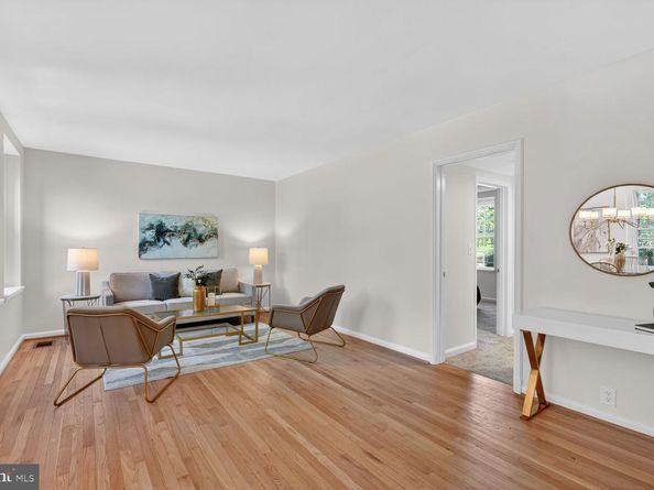 3621 39TH Street NW B320, Washington DC 20016