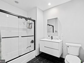 1352 South Street 214, Philadelphia PA 19147