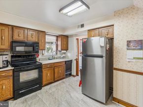 478 Aurania Street, Philadelphia PA 19128