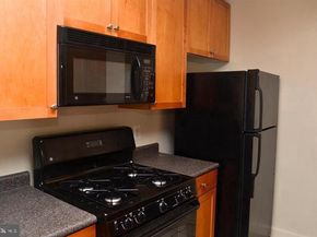 75 S Reynolds Street 108, Alexandria VA 22304