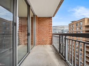 1020 N Highland Street 907, Arlington VA 22201
