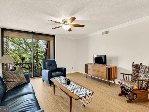 3117 Patrick Henry Drive 430, Falls Church VA 22044