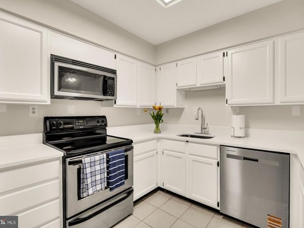 3117 Patrick Henry Drive 430, Falls Church VA 22044