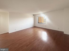 307 Yoakum Parkway 816, Alexandria VA 22304