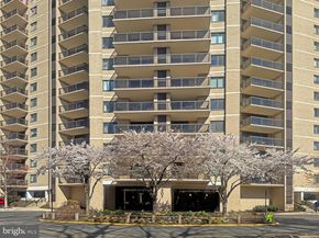 307 Yoakum Parkway 816, Alexandria VA 22304