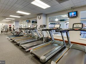 307 Yoakum Parkway 816, Alexandria VA 22304