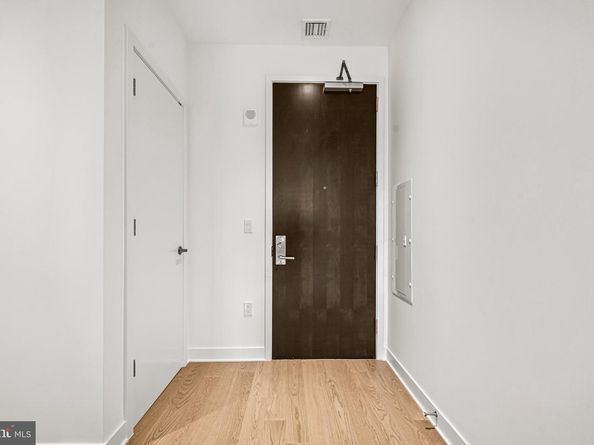 1650 Silver Hill Drive 1806, Mclean VA 22102