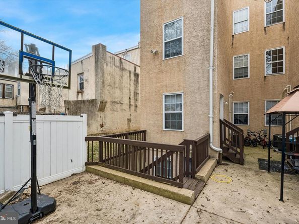 2014 N 20TH Street, Philadelphia PA 19121