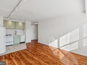 1810 Rittenhouse Square 406, Philadelphia PA 19103