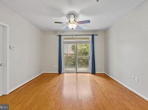 801 S Greenbrier Street 215, Arlington VA 22204
