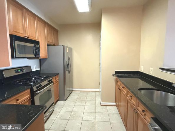 801 S Greenbrier Street 215, Arlington VA 22204