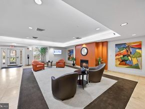 801 S Greenbrier Street 215, Arlington VA 22204