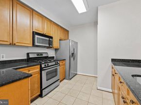 801 S Greenbrier Street 215, Arlington VA 22204