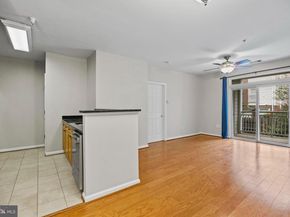 801 S Greenbrier Street 215, Arlington VA 22204