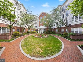801 S Greenbrier Street 215, Arlington VA 22204