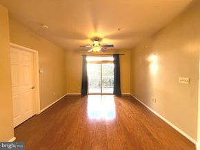 801 S Greenbrier Street 215, Arlington VA 22204