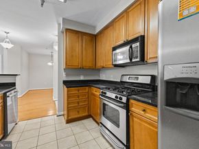 801 S Greenbrier Street 215, Arlington VA 22204