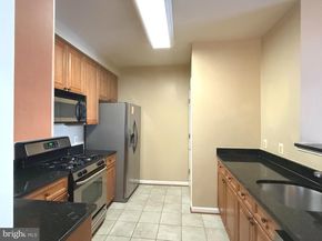 801 S Greenbrier Street 215, Arlington VA 22204