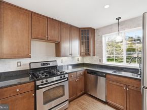 4167 S Four Mile Run Drive 401, Arlington VA 22204