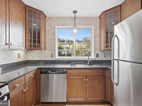 4167 S Four Mile Run Drive 401, Arlington VA 22204