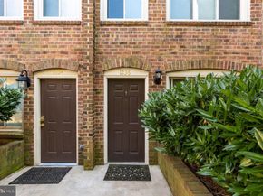 1236 Eton Court NW T19, Washington DC 20007