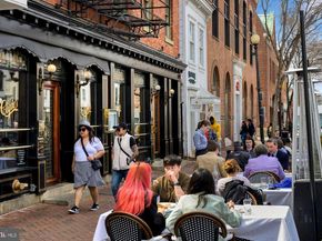 1236 Eton Court NW T19, Washington DC 20007