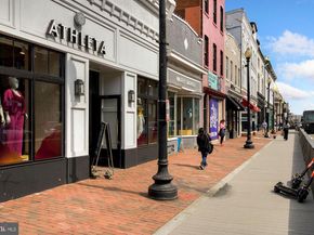 1236 Eton Court NW T19, Washington DC 20007