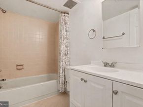 1236 Eton Court NW T19, Washington DC 20007