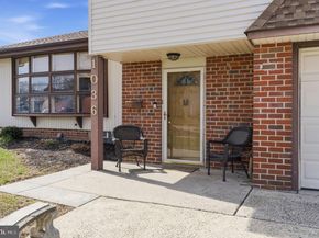1036 Camas Drive, Philadelphia PA 19115