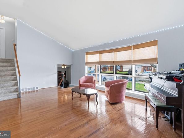 1036 Camas Drive, Philadelphia PA 19115