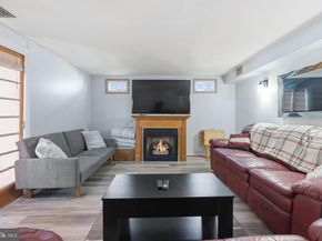 1036 Camas Drive, Philadelphia PA 19115