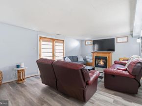 1036 Camas Drive, Philadelphia PA 19115