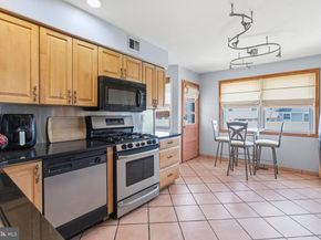 1036 Camas Drive, Philadelphia PA 19115