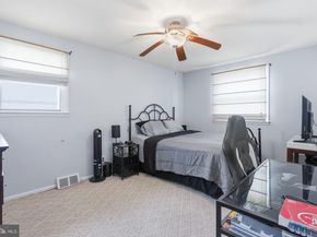 1036 Camas Drive, Philadelphia PA 19115