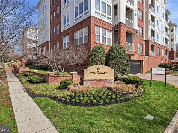 801 S Greenbrier Street 103, Arlington VA 22204