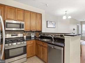 801 S Greenbrier Street 103, Arlington VA 22204